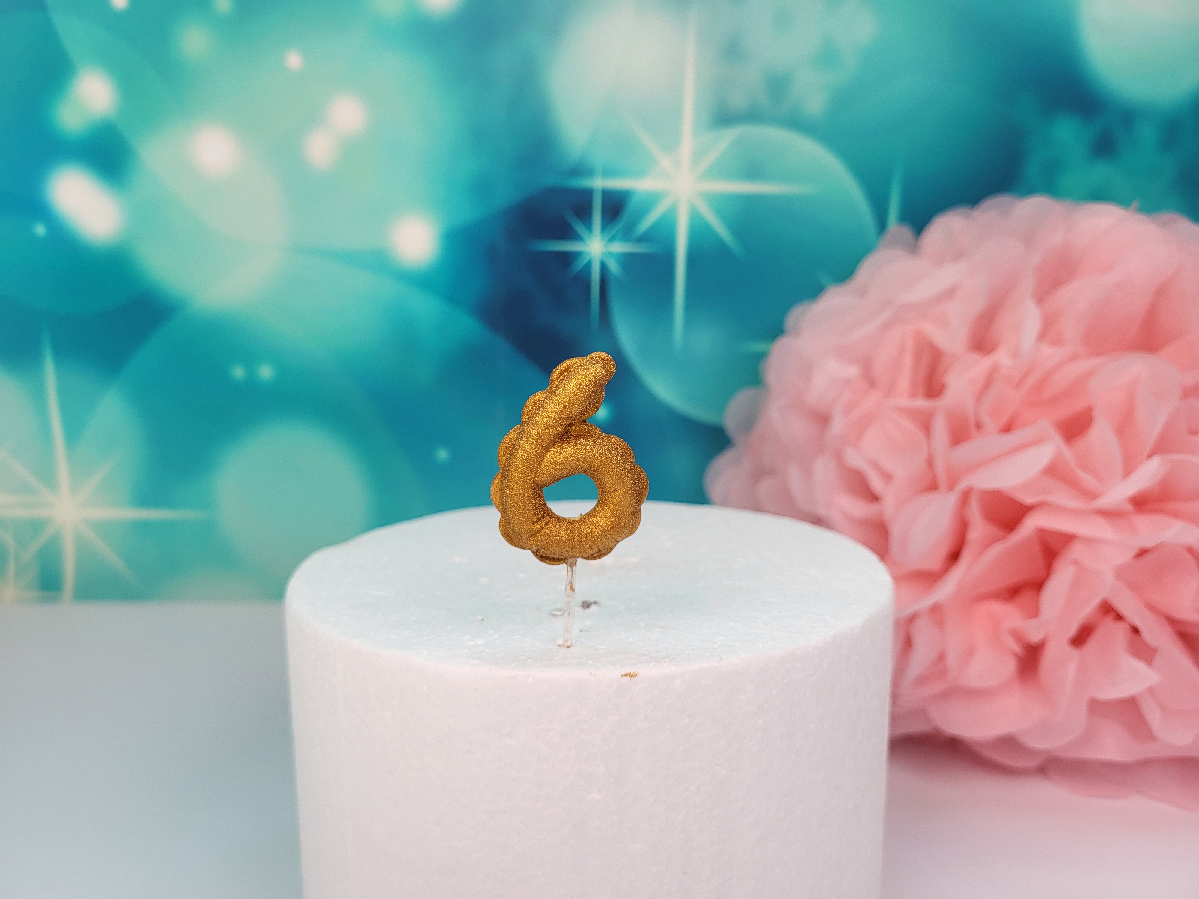 Fondant Zahl  6  - Gold 