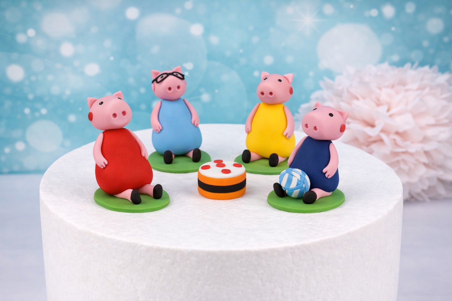 Tortenfiguren Peppa Wutz und Familie – handmodellierte Tortendekoration