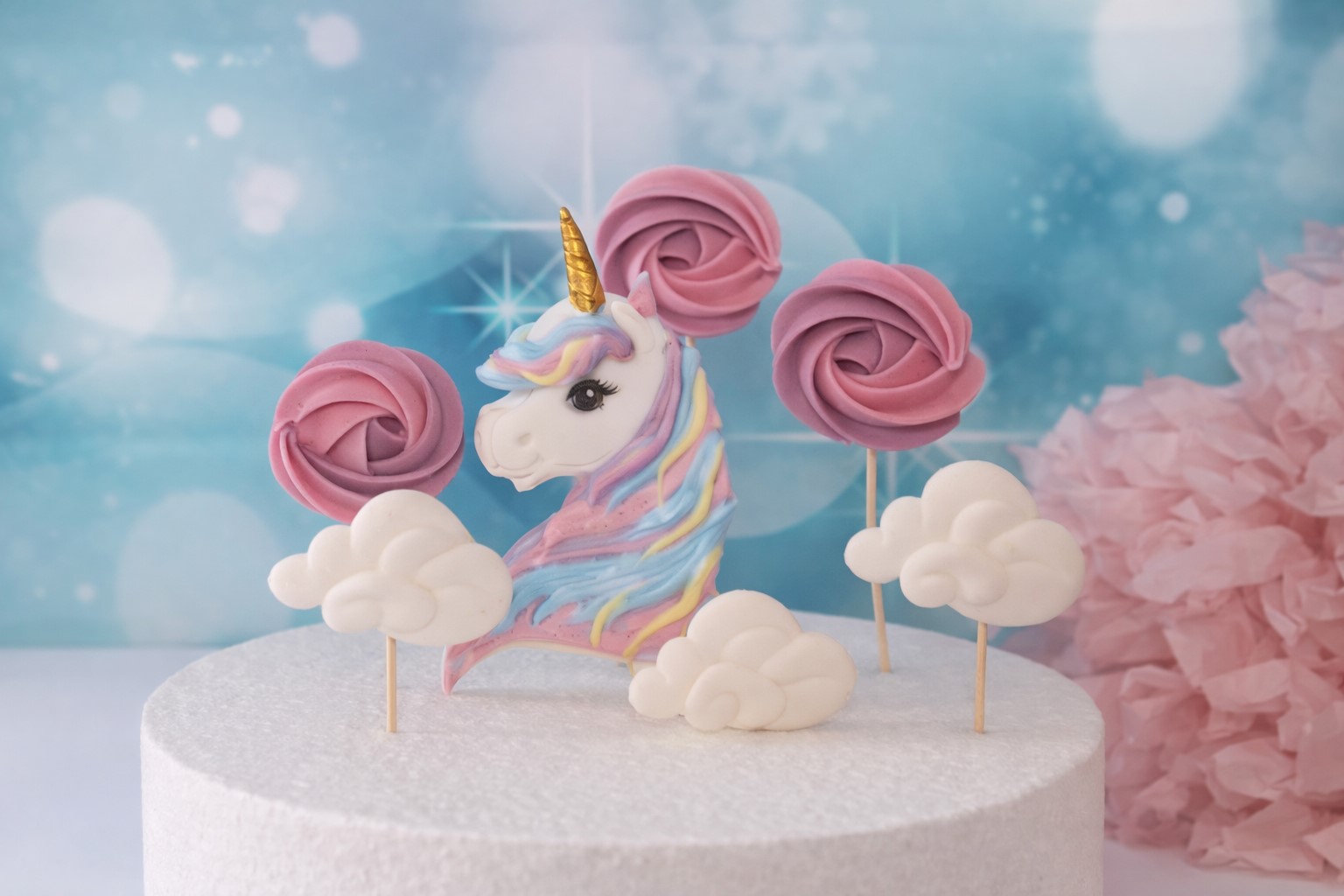 Caketopper-Set Einhorn & Wolken aus Zuckermasse in Pastelltönen