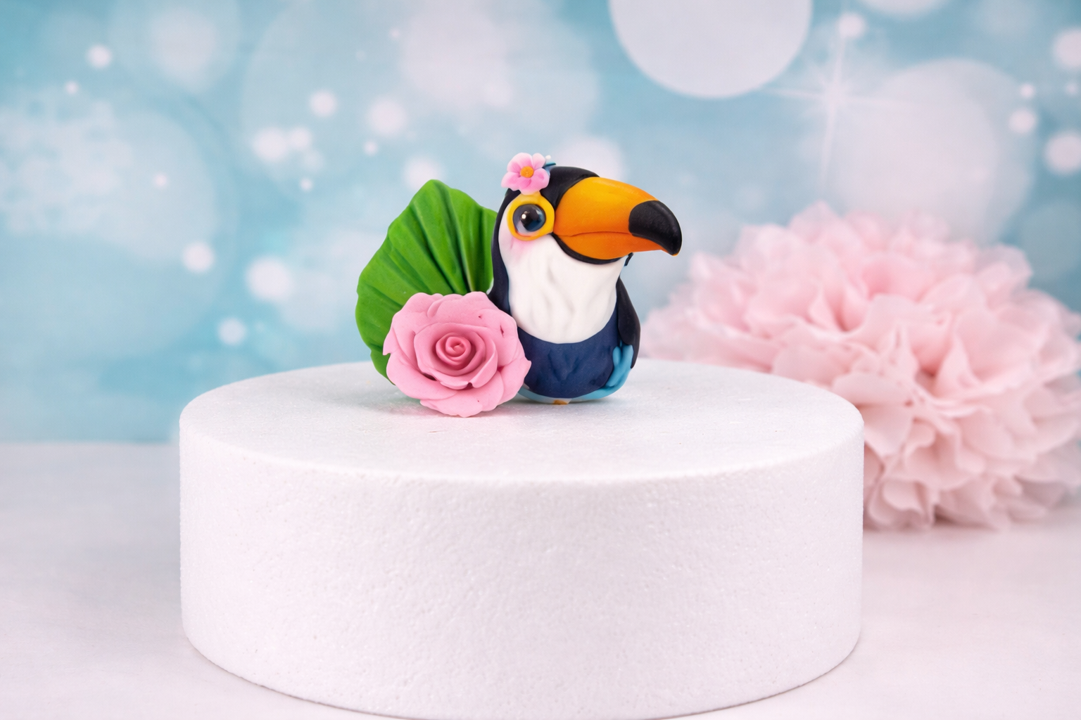 Cake Topper Tukan mit Blatt und Rose – tropische Tortendeko & exotisches Motiv