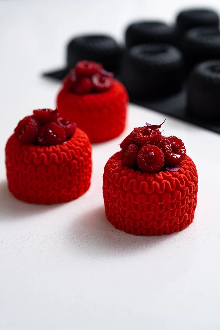 Pavoni Silikonform Regalia PX43130 – Monoporzionenform mit 12 Mulden