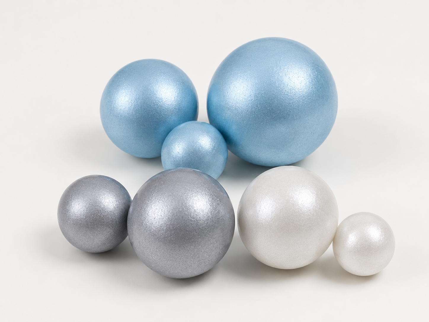 Schokokugeln Hellblau, Silber & Weiß – 7 Stück