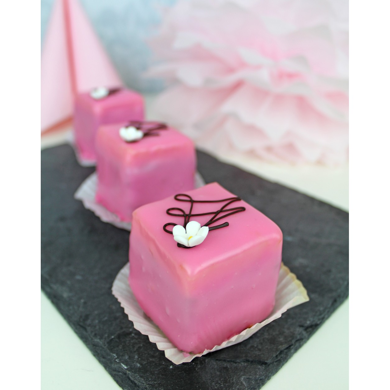 Punschkrapferl- & Petit-Fours-Formen eckig mit Stößel – 3er Set, 3,5 × 3,5 cm