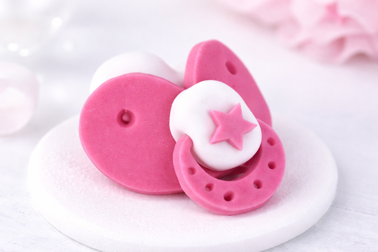 Tortendeko Handgemachter Schnuller Rosa mit Stern – Deko-Figur ca. 4,5 cm
