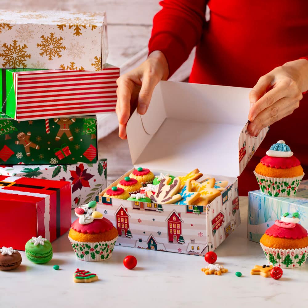 Gebäckbox Happy Elf – 18 × 13,5 × 7,5 cm