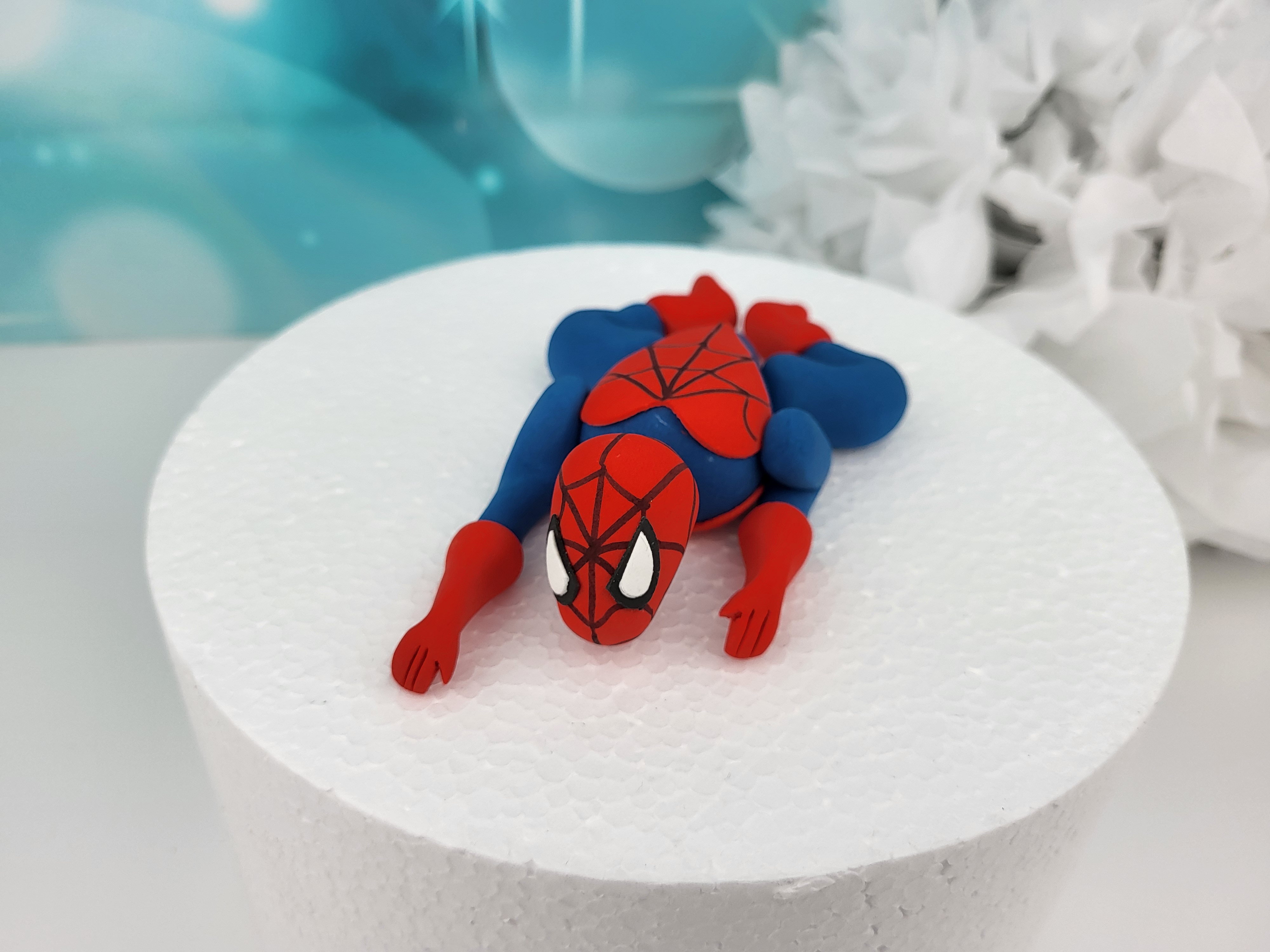 Tortenfigur Spiderman liegend Tortenfigur Spiderman liegend