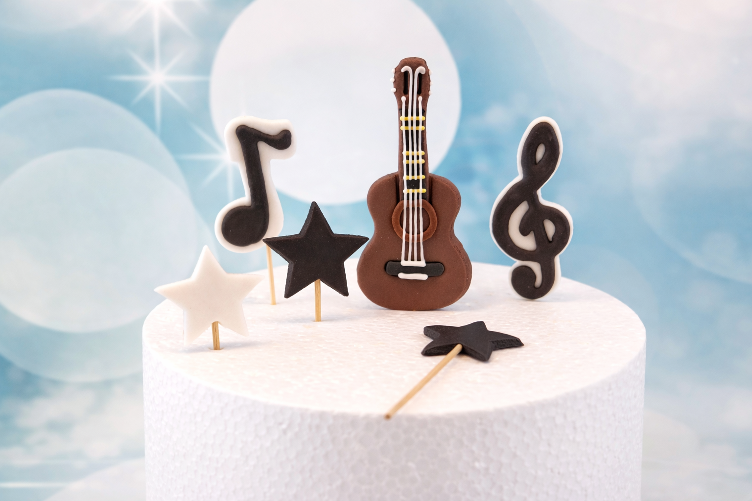 Zuckerdekoration Musikinstrumente – Edle Tortendeko für Musikliebhaber