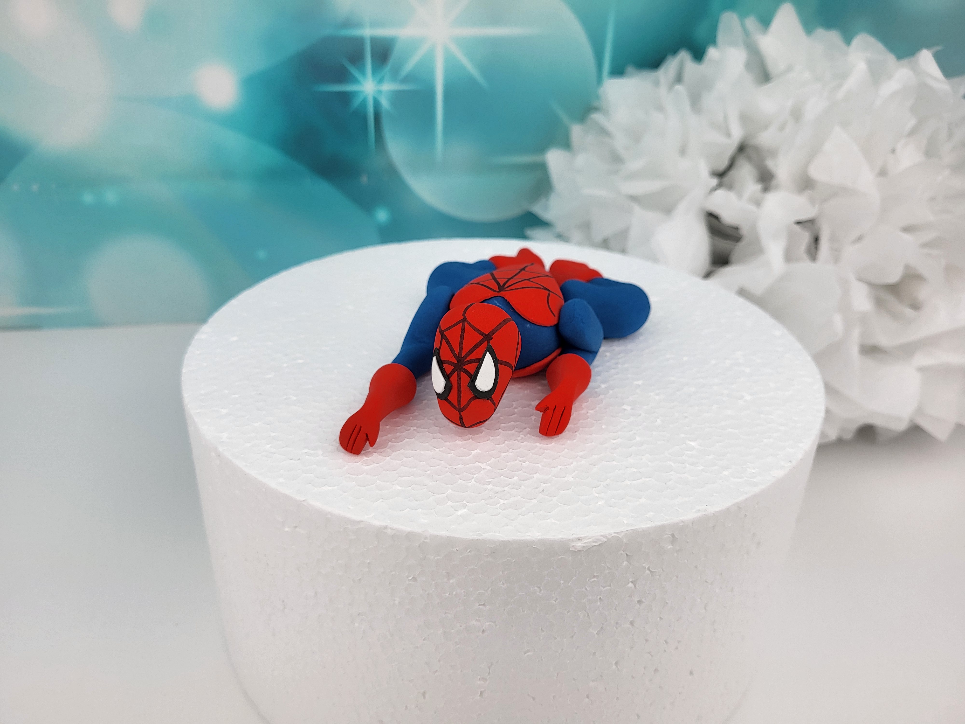 Tortenfigur Spiderman liegend Tortenfigur Spiderman liegend