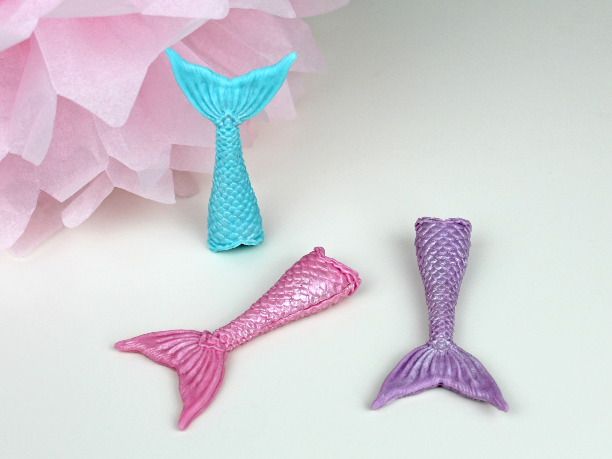Zuckerdekoration Meerjungfrauenflossen – handgemacht (3 Stück, ca. 8,5 × 4,5 cm)