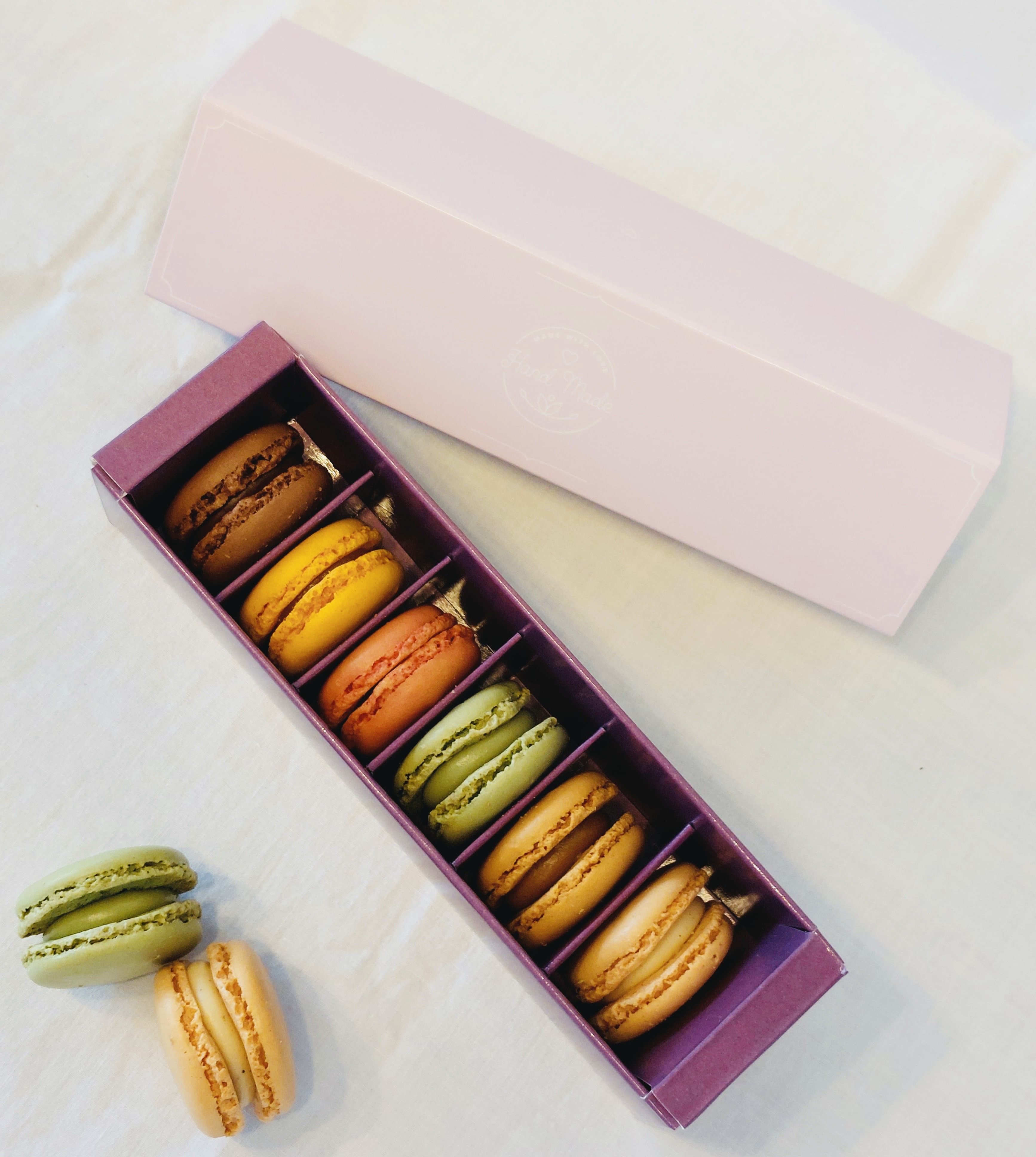 Macaronschachtel in Lila-Rosa – zum Aufschieben
