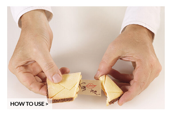 SURPRISE – Ausstecher in Briefumschlag-Form + 80 Zettelchen 