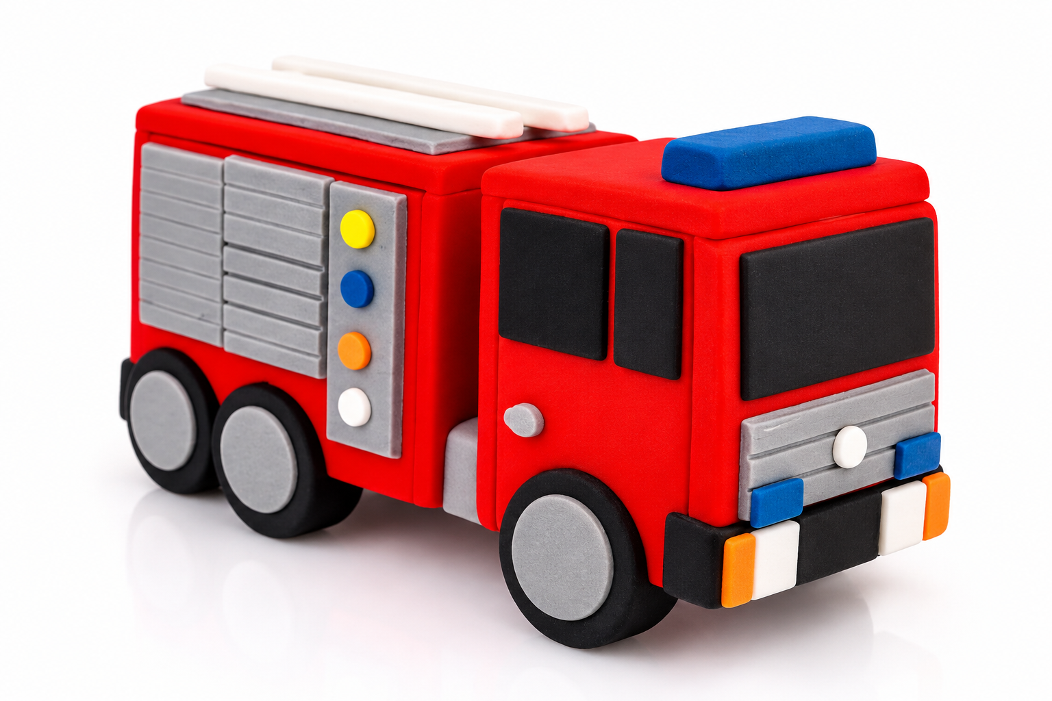 Essbare XXL Tortenfigur „Feuerwehrauto“ – handmodellierte Tortendeko (13,5 × 8 cm)