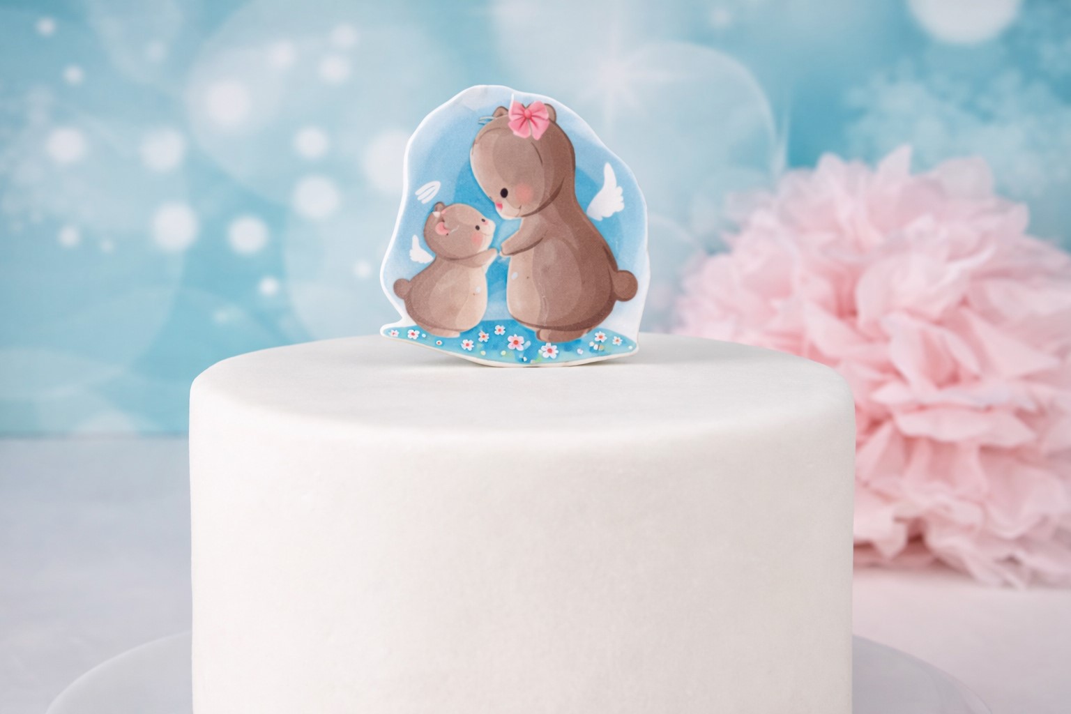 Cake Topper Bär mit Flügeln aus Fondant – handgefertigte Tortendekoration für Kinder- & Traumtorten