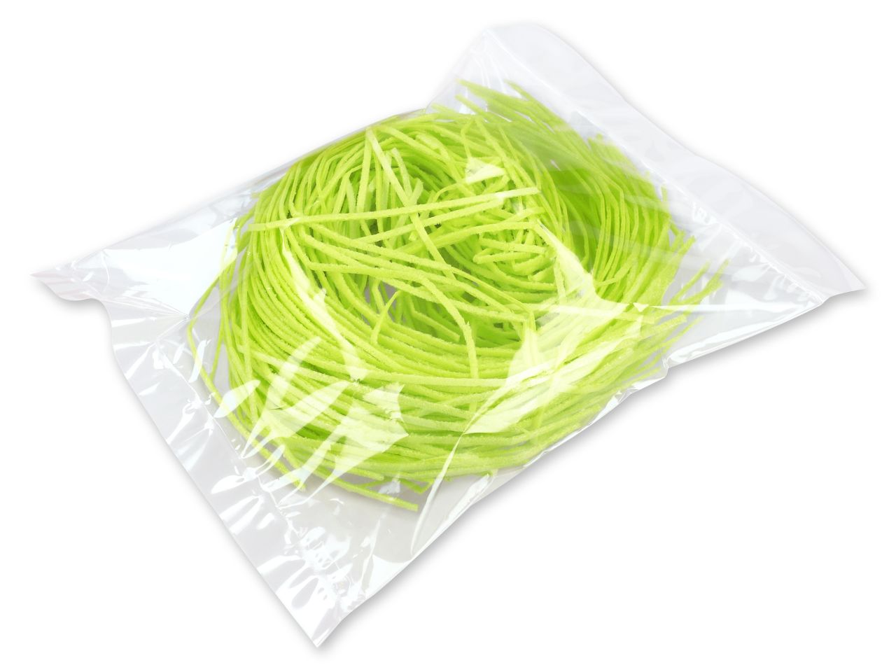 Essbares Gras aus Oblatenpapier als Frühlingsdeko auf Dessertplatte oder Sweet Table zu Ostern