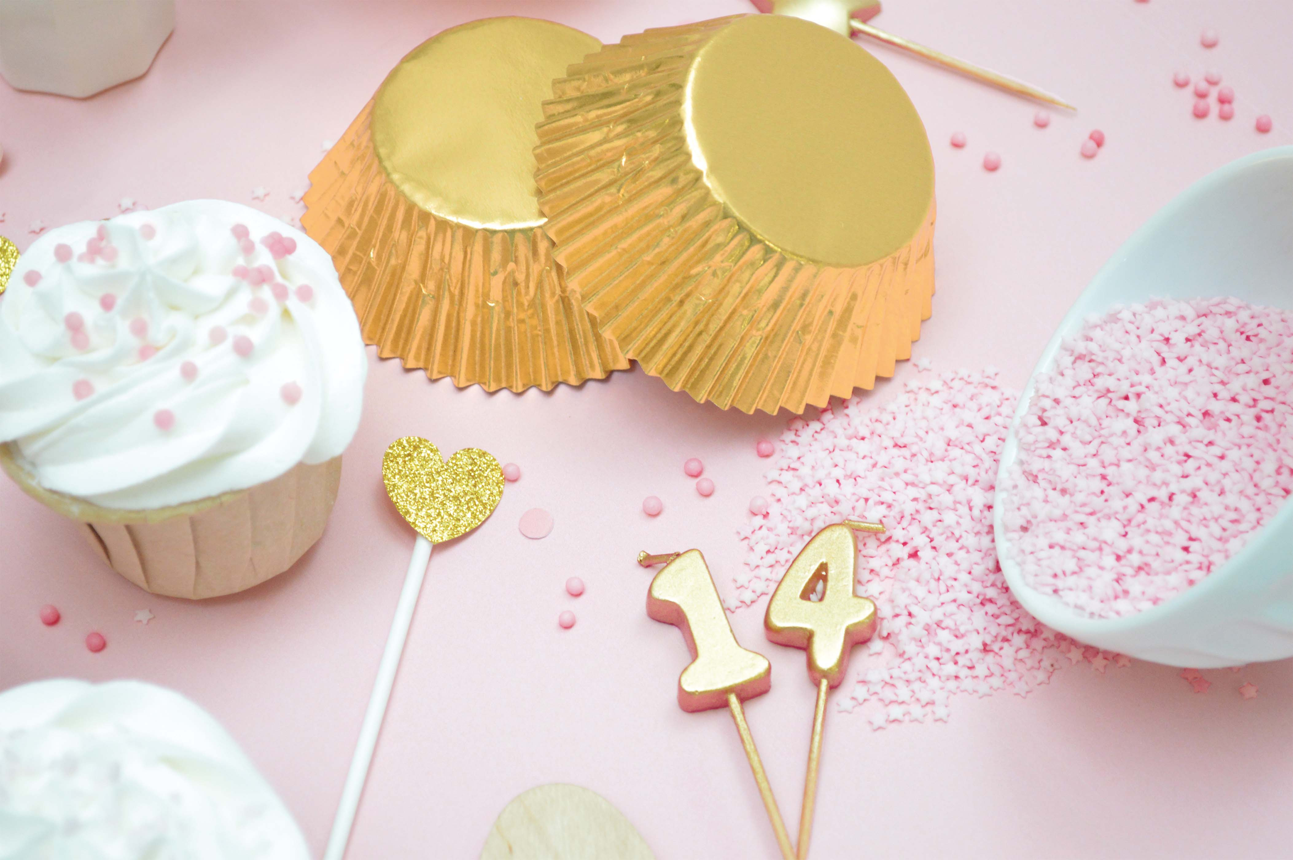 Zuckerstreusel in Rosa für elegante Tortendekorationen